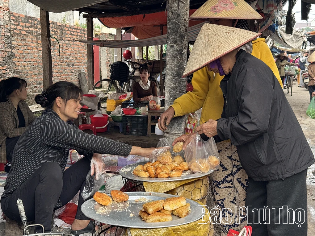 Độc đáo chợ phiên trong phố