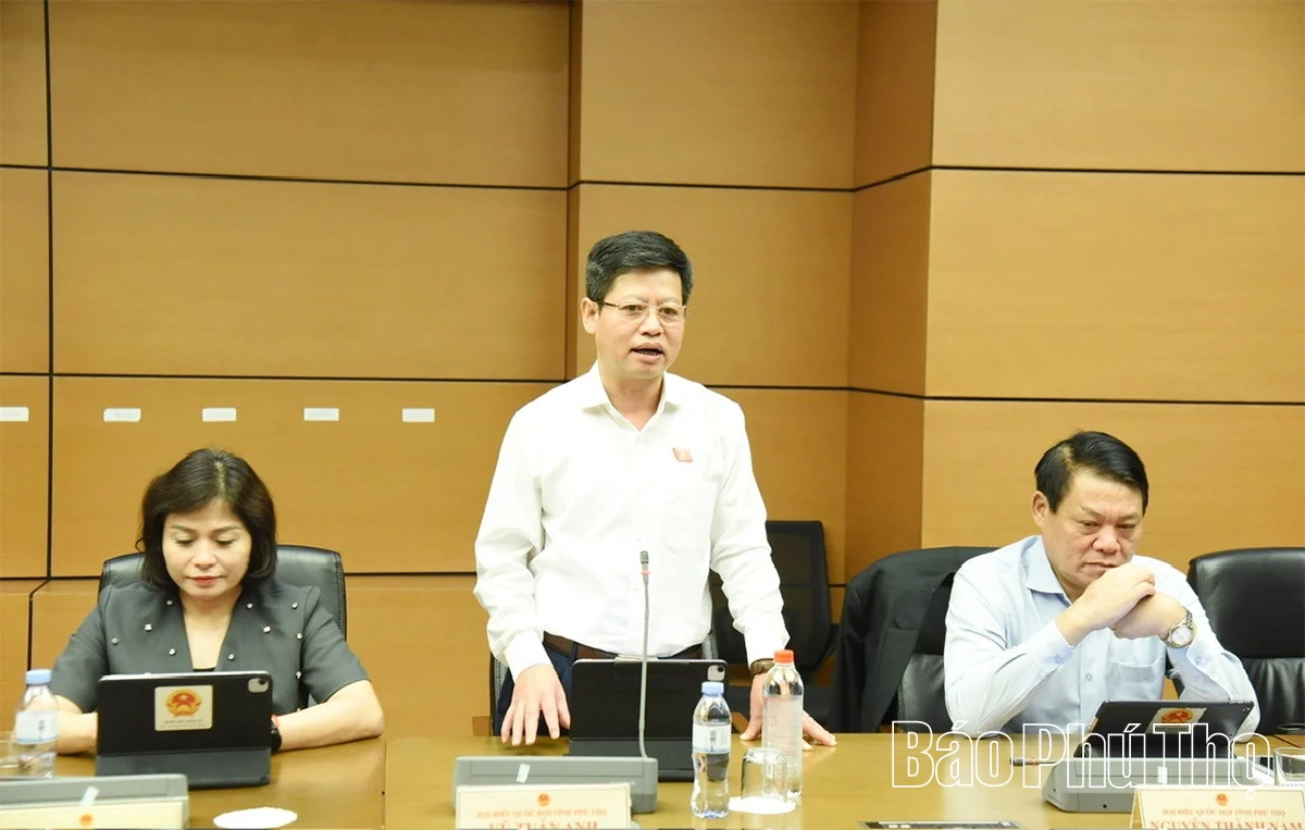 Đoàn Đại biểu Quốc hội tỉnh Phú Thọ tham gia thảo luận hoàn thiện chính sách y tế cơ sở, giáo dục và dự trữ quốc gia