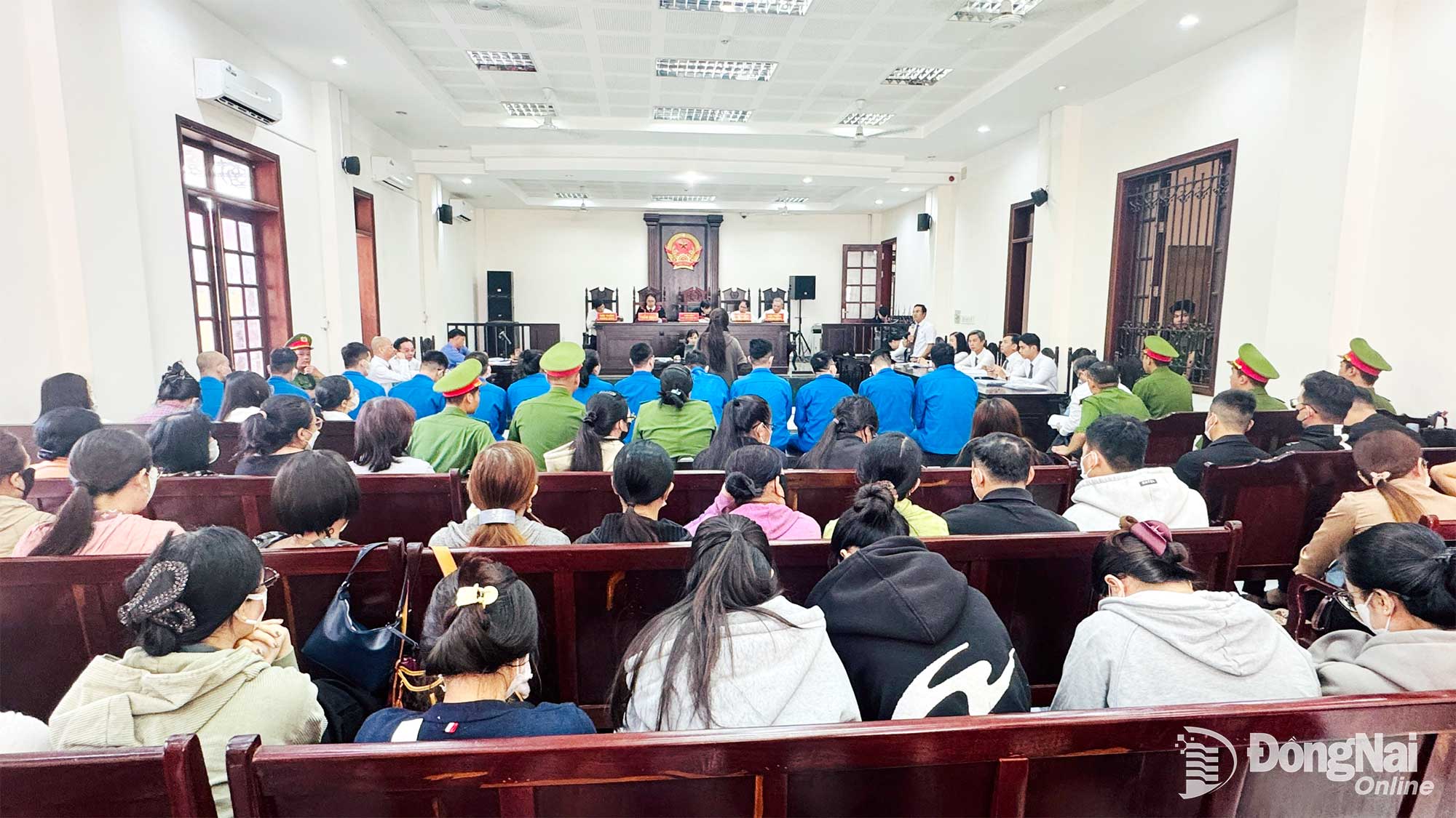 Toàn cảnh phiên tòa xét xử. Ảnh: Tố Tâm