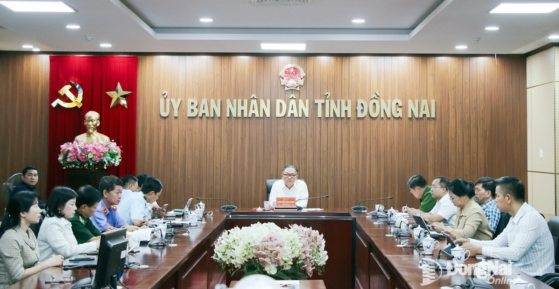 Ủy vi&ecirc;n Ban Thường vụ Tỉnh ủy, Ph&oacute; Chủ tịch Thường trực UBND tỉnh Nguyễn Kim Long, Trưởng ban Chỉ đạo 389/ĐP tỉnh chủ tr&igrave; hội nghị tại điểm cầu tỉnh Đồng Nai. Ảnh: Hải Qu&acirc;n