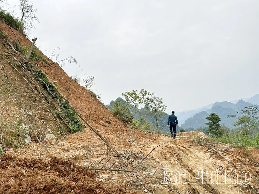 Tỉnh lộ 433 bị “cắt đứt”, hàng nghìn hộ dân mong mỏi sớm thông xe