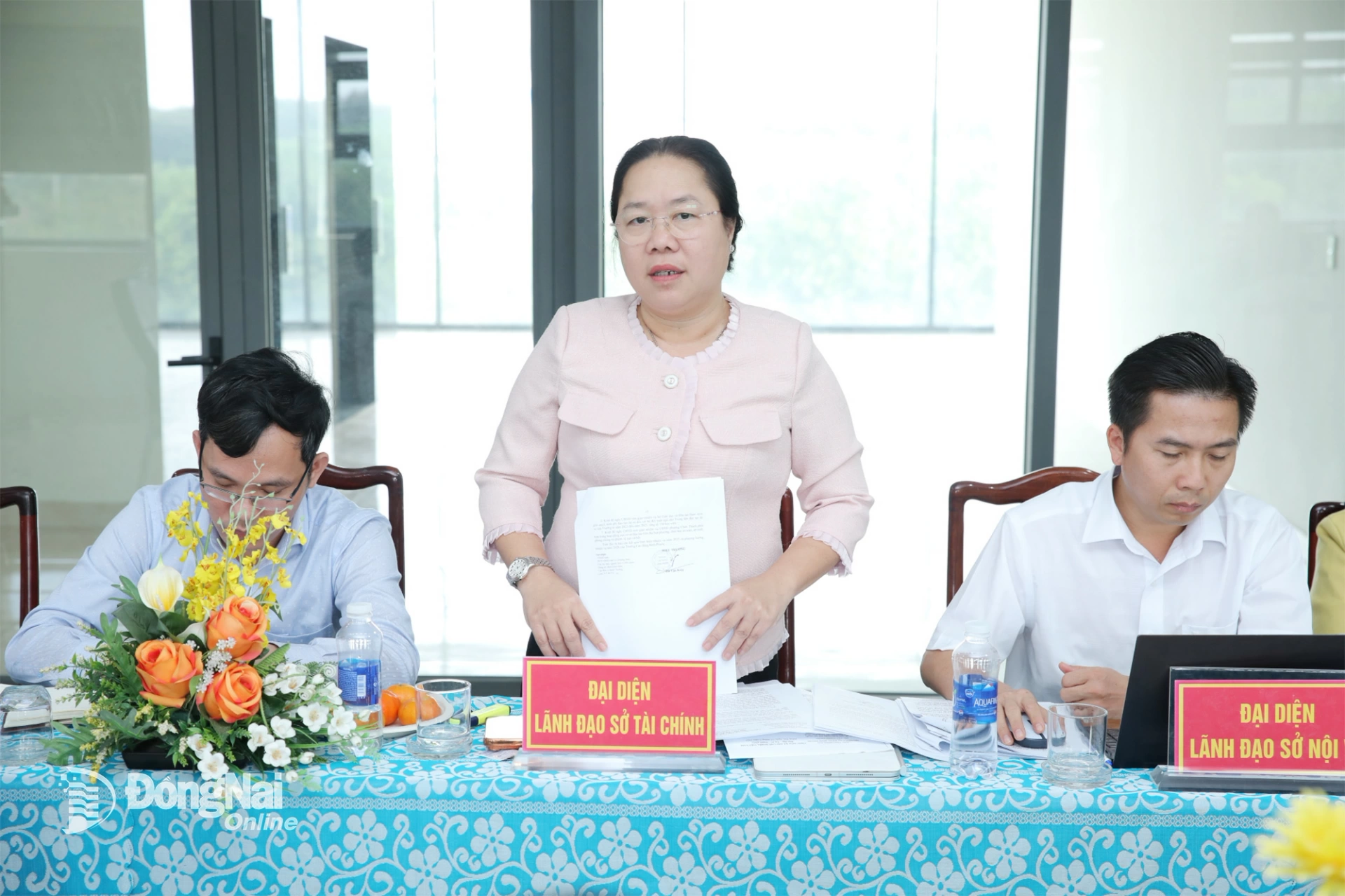 Phó Giám đốc Sở Tài chính Nguyễn Thụy Phương Thảo phát biểu tại buổi làm việc. Ảnh: Trương Hiện    