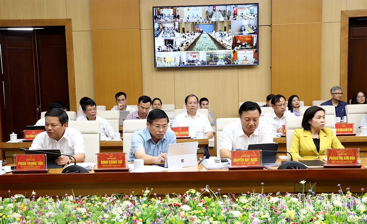 UBND tỉnh tổ chức phiên họp hành chính tháng 9