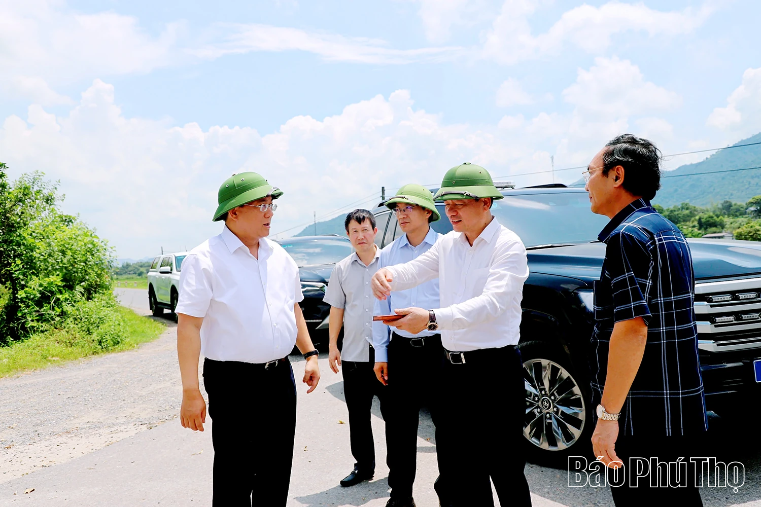 Chủ tịch UBND tỉnh Trần Duy Đông kiểm tra một số dự án trên địa bàn