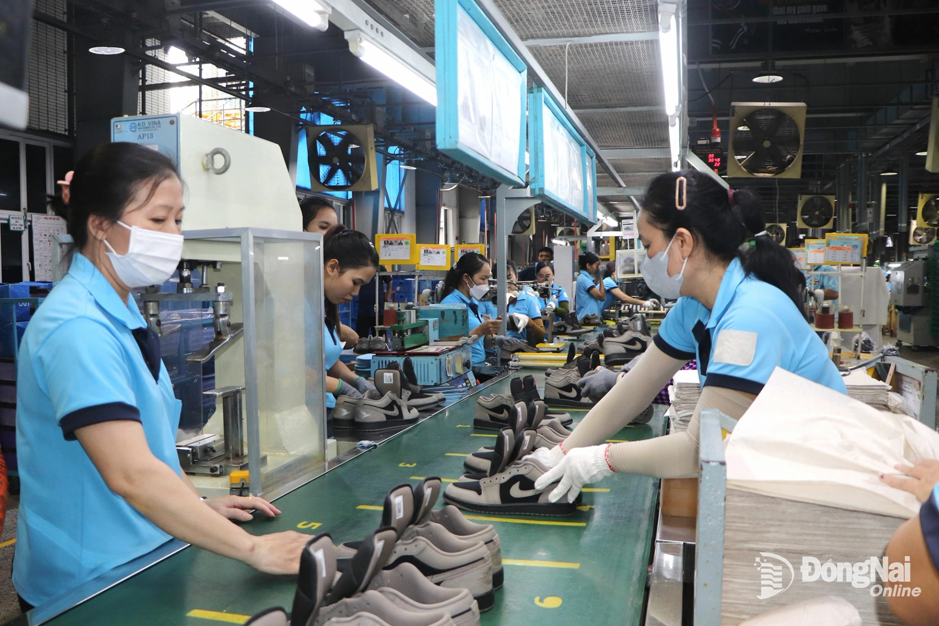 Dây chuyền sản xuất tại Công ty TNHH Changshin Việt Nam, nhà đầu tư đến từ Hàn Quốc có nhiều năm hoạt động tại Đồng Nai. Ảnh: Ngọc Liên 