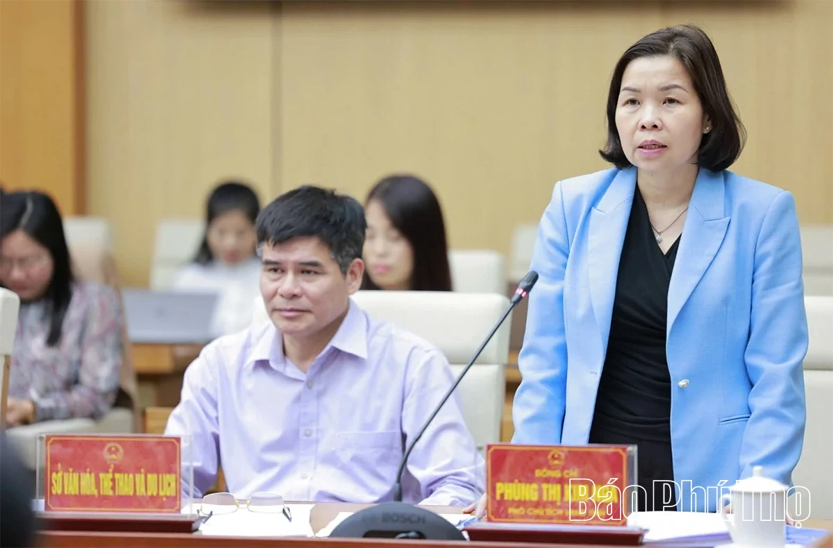 Chủ tịch UBND tỉnh Trần Duy Đông nghe báo cáo công tác tổ chức Giỗ Tổ Hùng Vương - Lễ hội Đền Hùng và Tuần Văn hóa - Du lịch Đất Tổ năm Bính Ngọ 2026