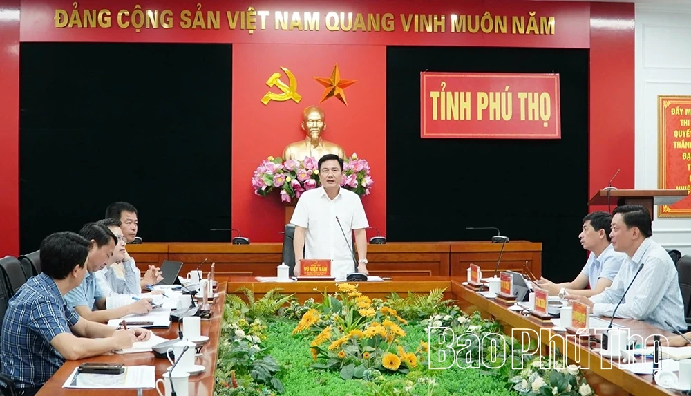 Phó Chủ tịch UBND tỉnh Vũ Việt Văn cho ý kiến về phát triển đô thị và nhà ở xã hội