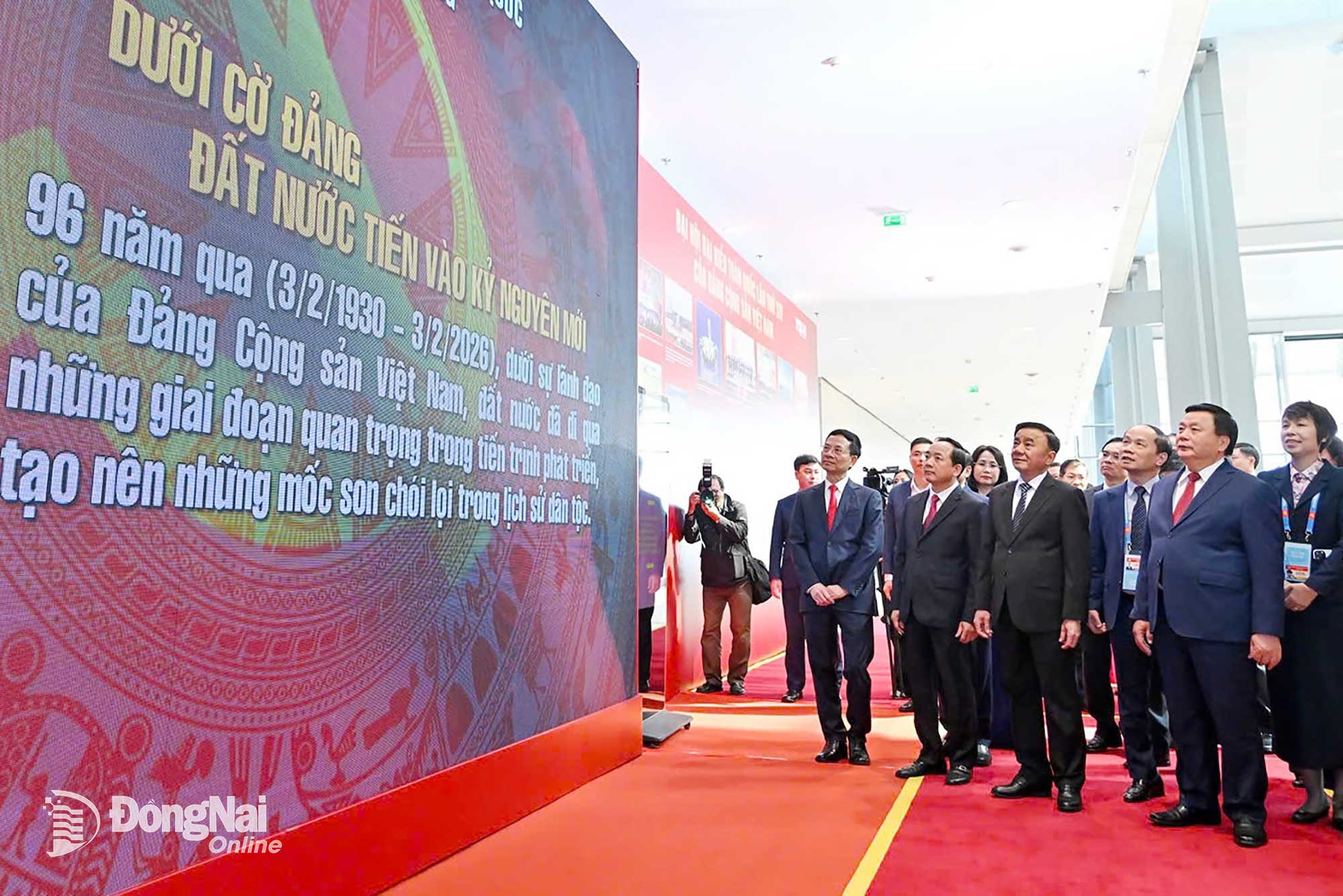 C&aacute;c đồng ch&iacute; l&atilde;nh đạo Đảng v&agrave; c&aacute;c ban Đảng Trung ương kiểm tra c&ocirc;ng t&aacute;c sẵn s&agrave;ng khai mạc Đại hội XIV của Đảng tại Trung t&acirc;m Hội nghị Quốc gia Mỹ Đ&igrave;nh. Ảnh: C&ocirc;ng Nghĩa  