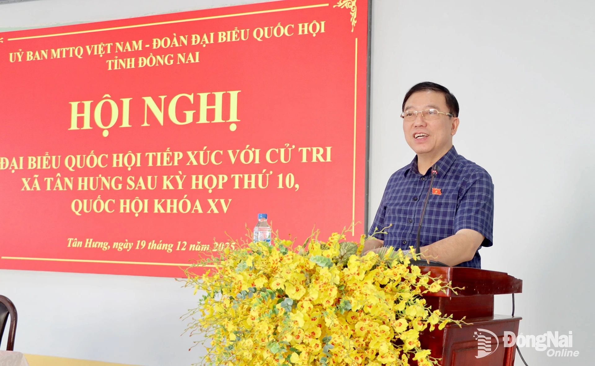 Đại biểu Quốc hội tỉnh Đồng Nai Nguyễn Tuấn Anh, Phó Chủ nhiệm Ủy ban Công tác đại biểu của Quốc hội phát biểu tại buổi tiếp xúc. Ảnh: Thanh Mảng  