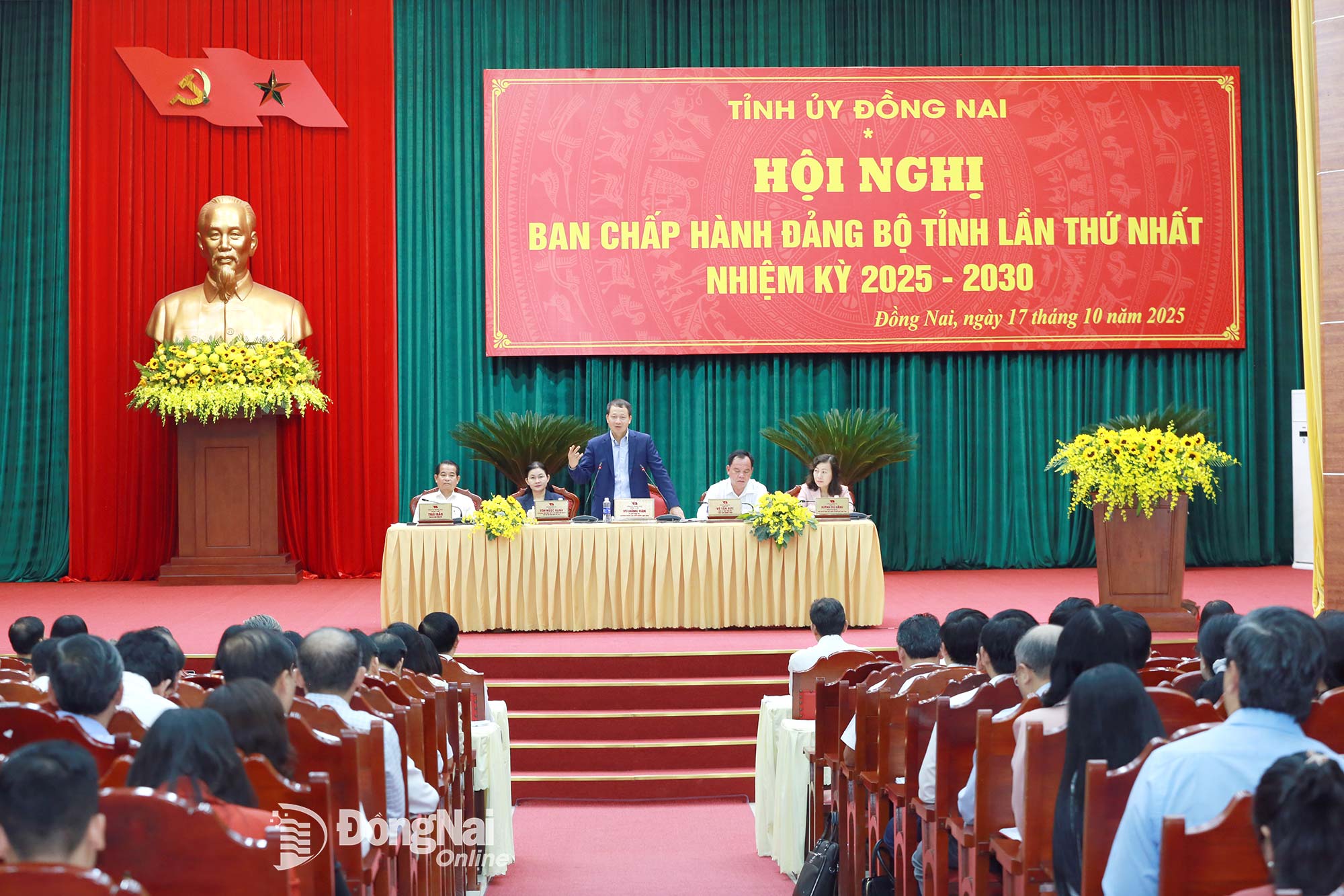 Một trong những nội dung của Hội nghị Ban Chấp hành Đảng bộ tỉnh lần thứ I, nhiệm kỳ 2025-2030, là thông qua  Chương trình Hành động thực hiện Nghị quyết Đại hội Đại biểu Đảng bộ tỉnh lần thứ I, nhiệm kỳ 2025-2030. Ảnh: Huy Anh