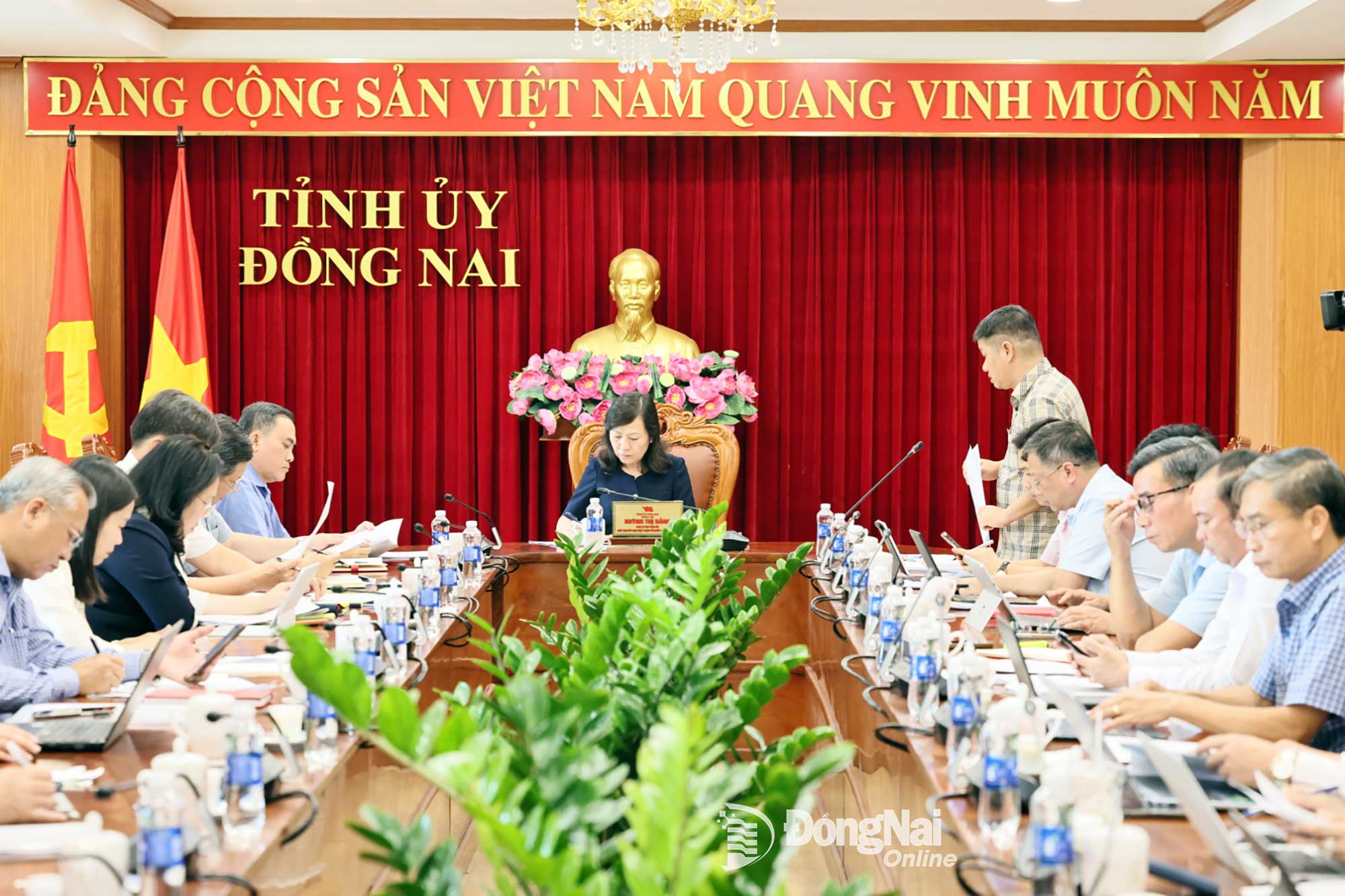 Phó Giám đốc Sở Giáo dục và Đào tạo tỉnh Đỗ Đăng Bảo Linh trình bày báo cáo. Ảnh: CN