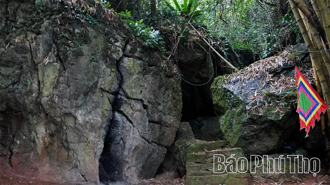 Động Tiên Phi: “Viên ngọc quý” ẩn mình trên đỉnh Thung Phi