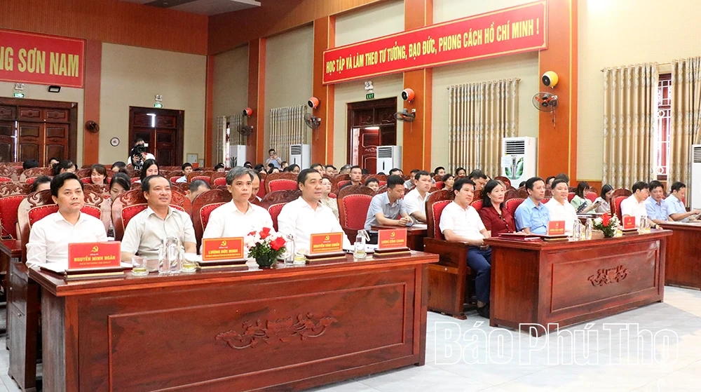 Lãnh đạo Ban Tuyên giáo và Dân vận Tỉnh ủy Phú Thọ nghiên cứu mô hình dân vận chính quyền kết hợp dân vận khéo tại tỉnh Hưng Yên