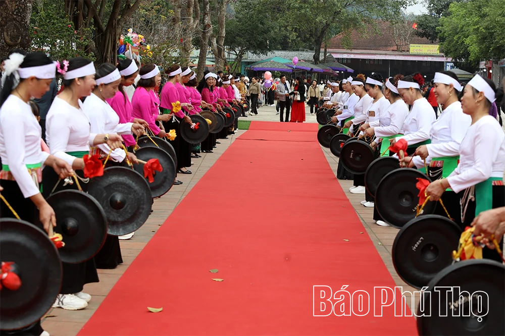 Độc đáo lễ hội Chùa Tiên