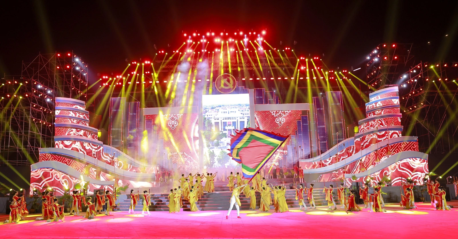 Chương tr&igrave;nh nghệ thuật Đất Tổ linh thi&ecirc;ng - Kh&aacute;t vọng h&ugrave;ng cường&rdquo;