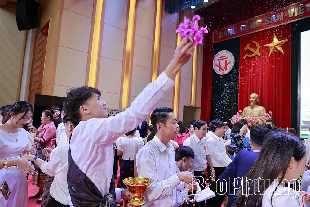 Trường Đại học Hùng Vương chào mừng Tết cổ truyền Bunpimay Lào năm 2026