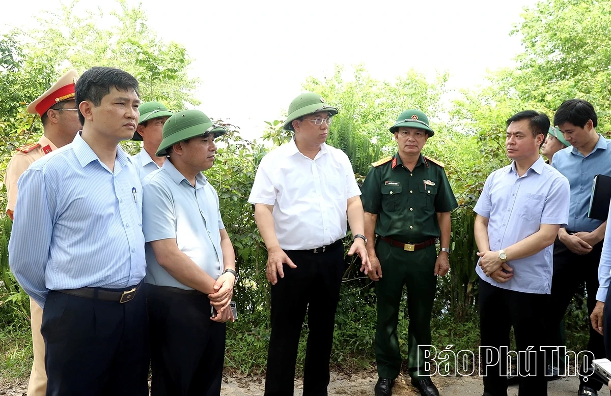 Chủ tịch UBND tỉnh kiểm tra tình hình ngập úng trên địa bàn phường Phúc Yên