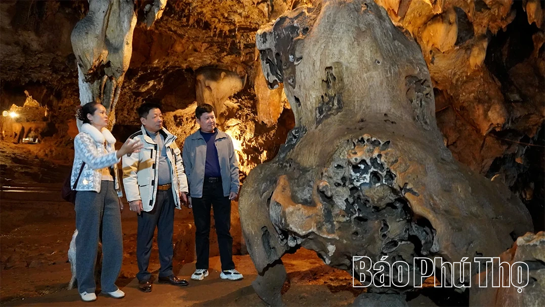 Động Tiên Phi: “Viên ngọc quý” ẩn mình trên đỉnh Thung Phi