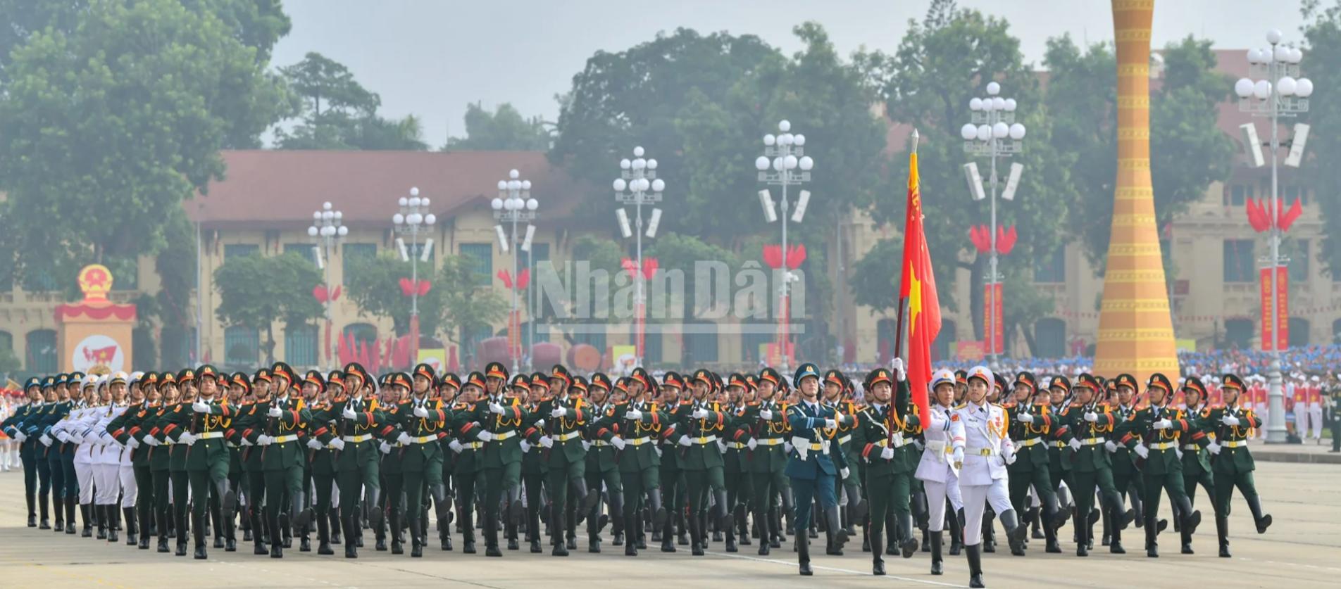 C&aacute;c lực lượng của Qu&acirc;n đội nh&acirc;n d&acirc;n Việt Nam diễu binh qua Quảng trường Ba Đ&igrave;nh lịch sử trong dịp kỷ niệm 80 năm C&aacute;ch mạng Th&aacute;ng T&aacute;m﻿ th&agrave;nh c&ocirc;ng v&agrave; Quốc kh&aacute;nh 2/9.    