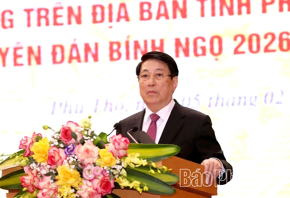 Chủ tịch nước Lương Cường thăm, tặng qu&agrave; v&agrave; ch&uacute;c Tết tại Ph&uacute; Thọ