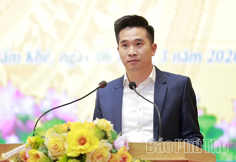 Phó trưởng Ban Tổ chức Trung ương Nguyễn Hữu Đông tiếp xúc với cử tri đơn vị bầu cử số 2