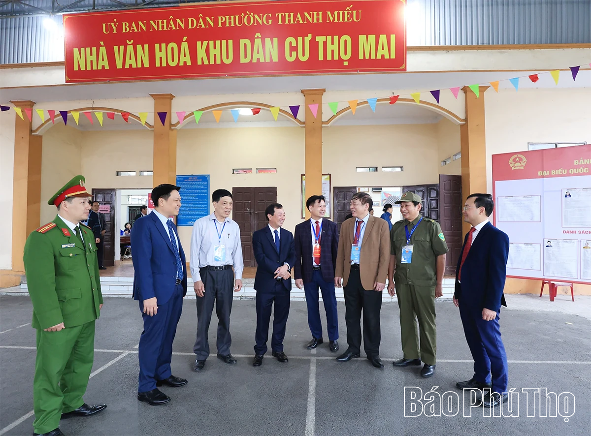 Phó Bí thư Thường trực Tỉnh ủy Bùi Văn Quang kiểm tra công tác tổ chức bầu cử tại một số xã, phường trên địa bàn tỉnh