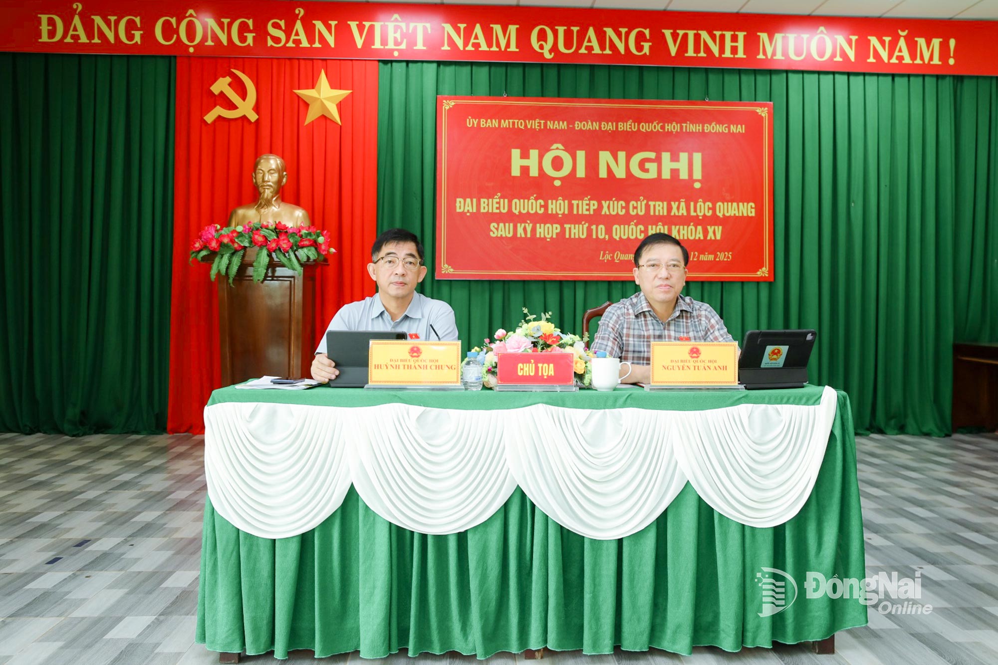 Tổ đại biểu Quốc hội tỉnh Đồng Nai tiếp xúc cử tri xã Lộc Quang. Ảnh: Trương Hiện
