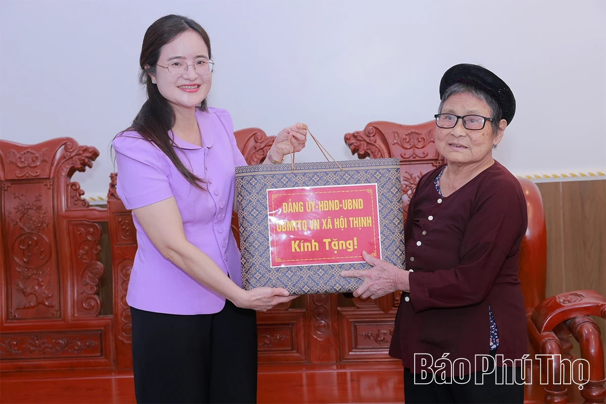 Phó Bí thư Tỉnh ủy Bùi Huy Vĩnh thăm, tặng quà thương binh, thân nhân liệt sĩ