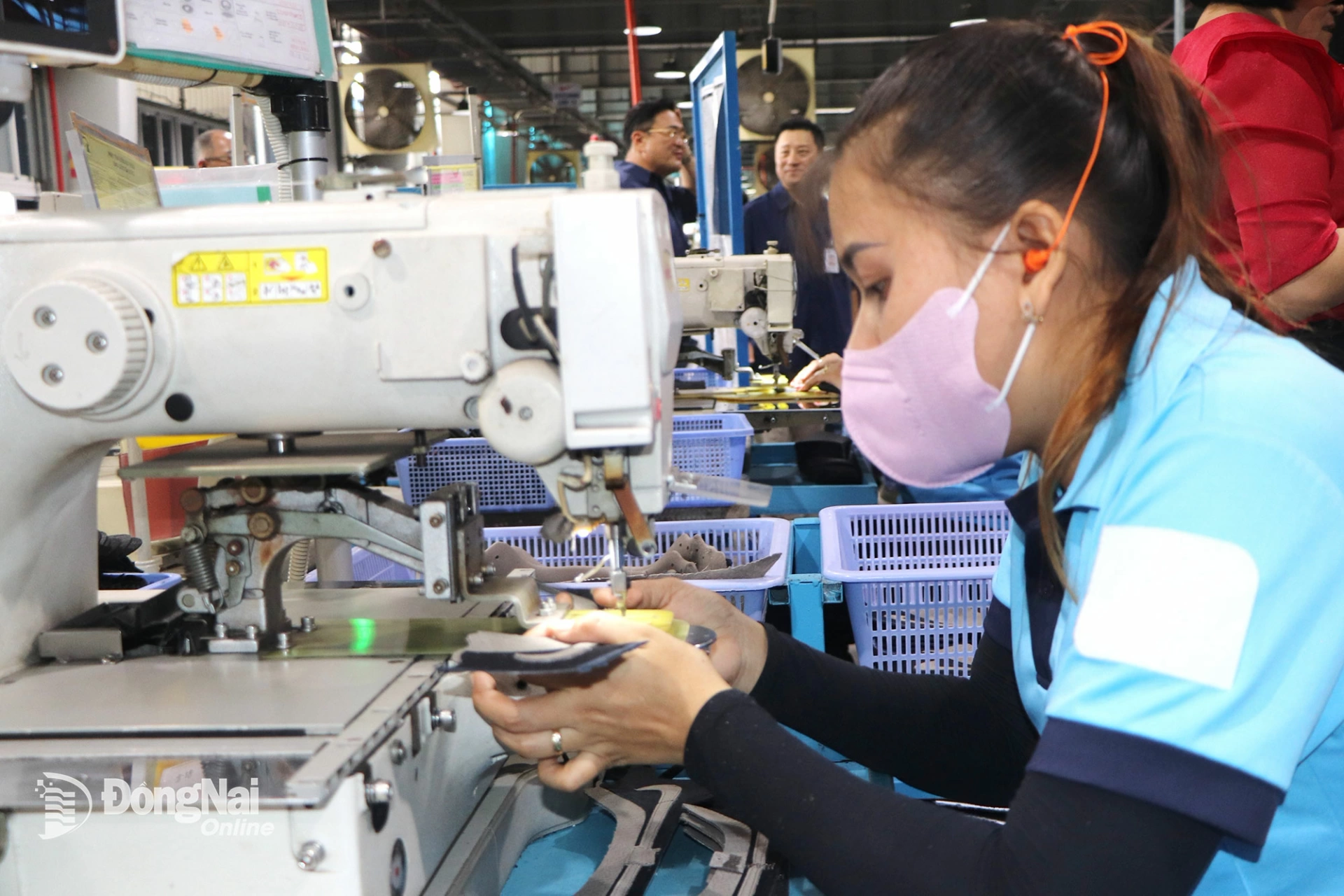 Sản xuất giày da tại Công ty TNHH Changshin Việt Nam, Khu công nghiệp Thạnh Phú, phường Tân Triều, tỉnh Đồng Nai. Ảnh: Ngọc Liên