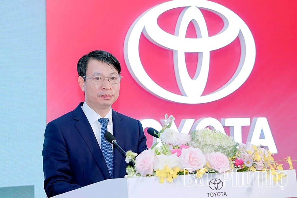 Toyota Việt Nam đ&oacute;n nhận Hu&acirc;n chương Lao động hạng Nhất