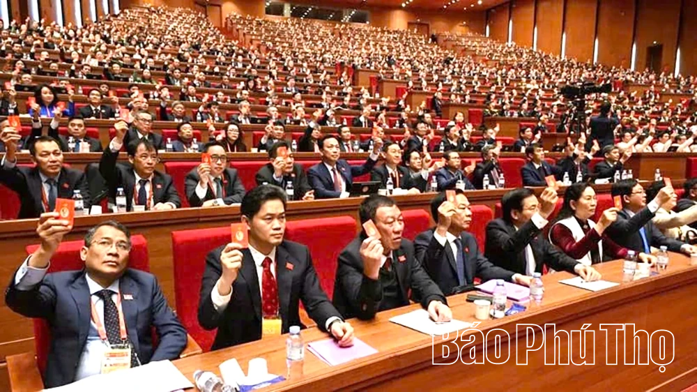 Bầu Ban Chấp h&agrave;nh Trung ương Đảng kh&oacute;a XIV gồm 200 đồng ch&iacute;