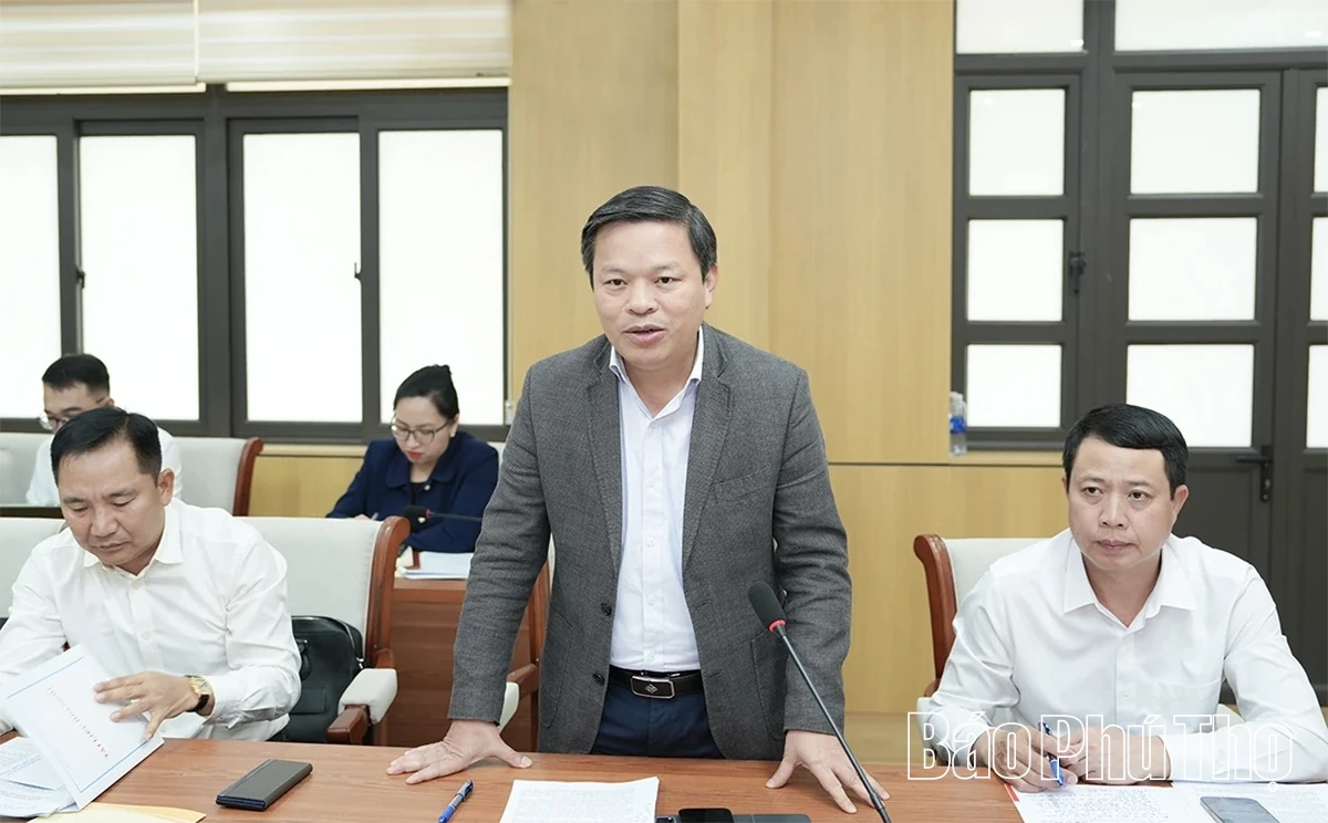 Đồng ch&iacute; Nguyễn Mạnh Sơn - Ph&oacute; B&iacute; thư Tỉnh ủy thăm v&agrave; l&agrave;m việc với Đảng bộ x&atilde; Vạn Xu&acirc;n