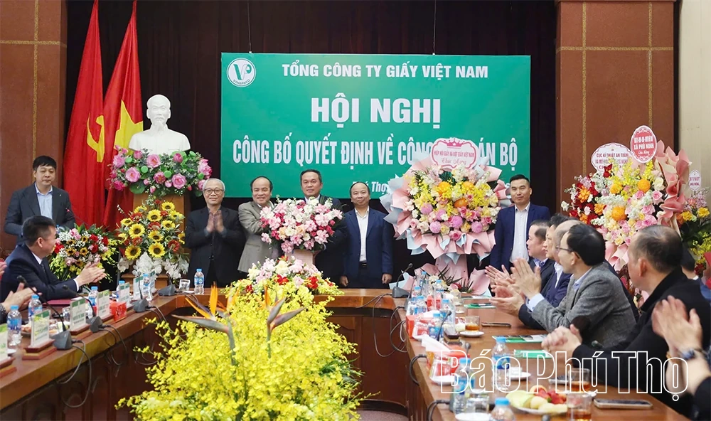 C&ocirc;ng bố quyết định bổ nhiệm Tổng Gi&aacute;m đốc Tổng C&ocirc;ng ty Giấy Việt Nam
