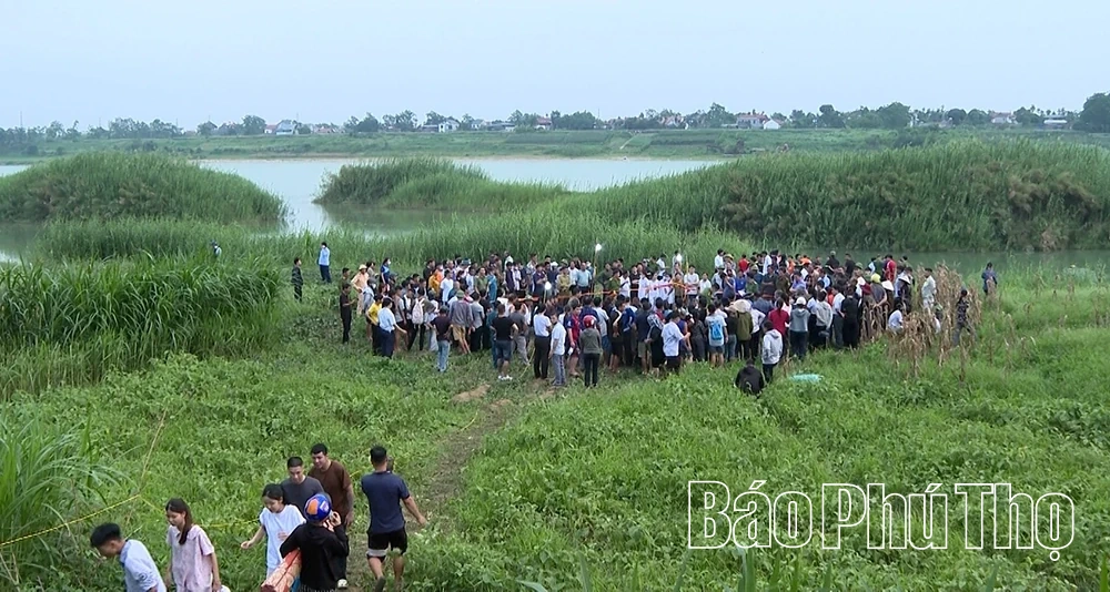Thăm hỏi, động viên và hỗ trợ 5 gia đình học sinh bị đuối nước 100 triệu đồng