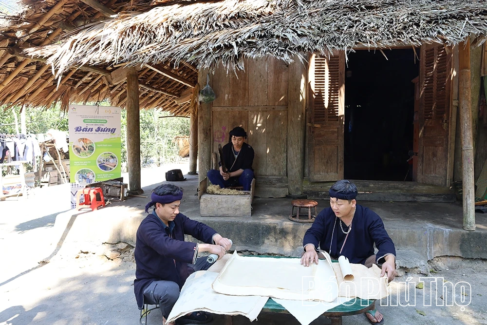 Độc đáo nghề làm giấy dó
