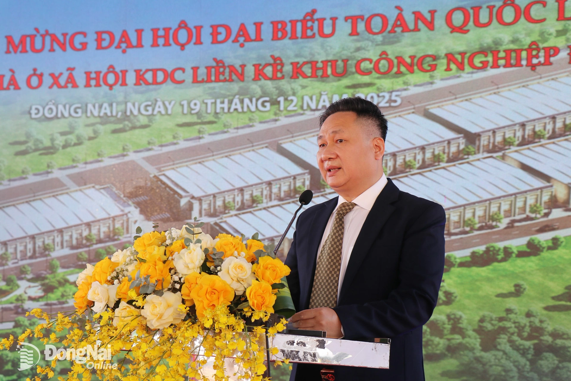 Ông Trịnh Xuân Đức, Phó Chủ tịch Công ty cổ phần Đầu tư và Phát triển Oky Sài Gòn phát biểu tại lễ khởi công. Ảnh: Xuân Túc  