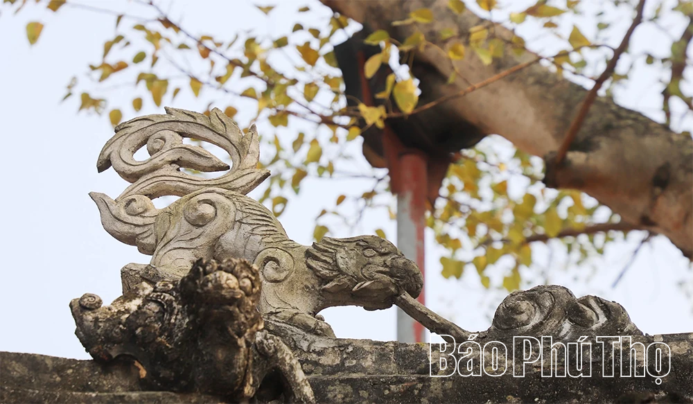 Độc đáo cổng đình Phú Hậu