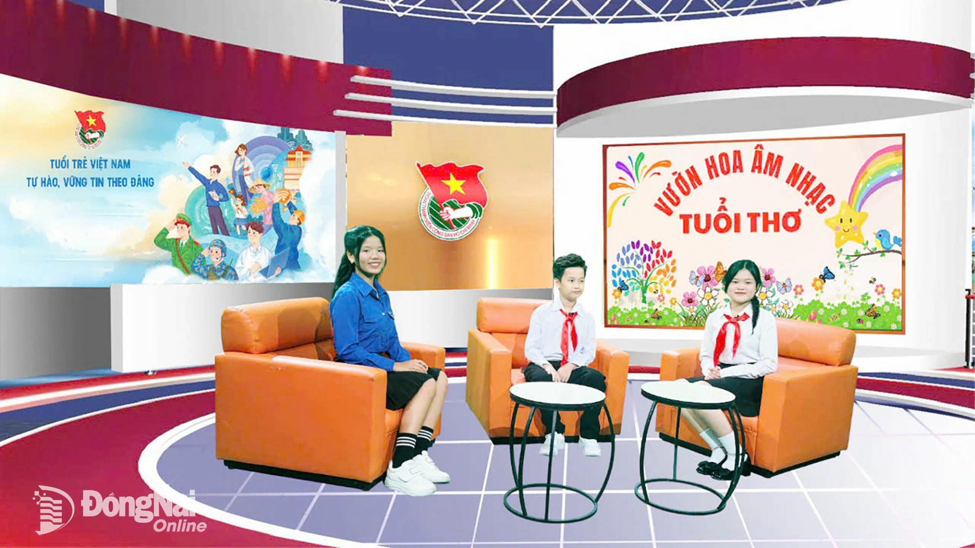 Bộ ba MC Thảo Nguyên - San San - Châu Phát dẫn dắt chương trình “Vườn hoa âm nhạc tuổi thơ” chủ đề “Tiến lên Đoàn viên”, chào mừng Ngày thành lập Đoàn Thanh niên cộng sản Hồ Chí Minh. Ảnh: Minh Huệ