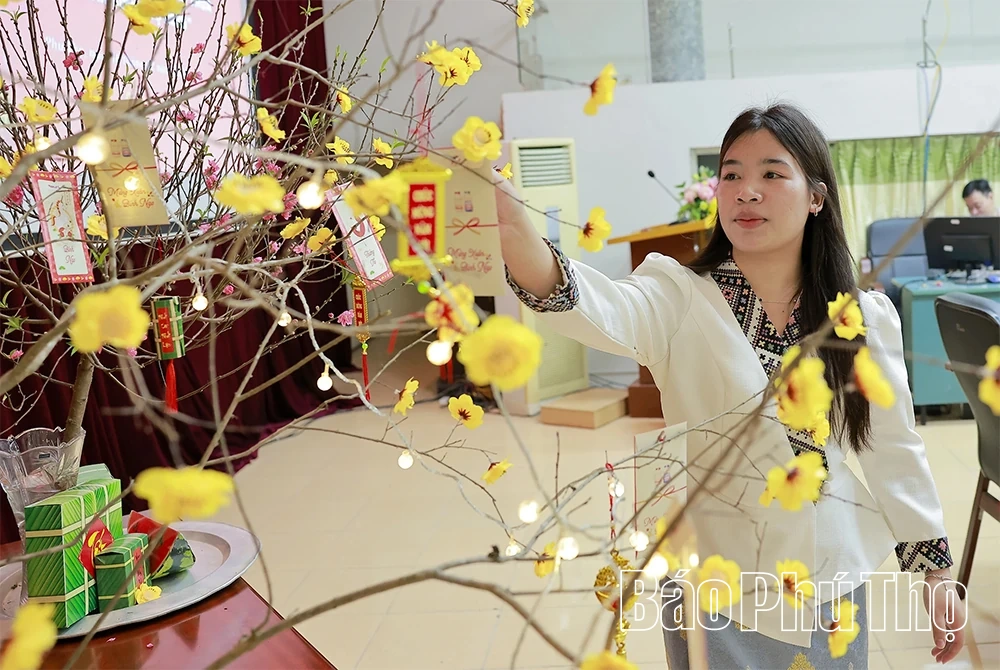 Trường Cao đẳng Y tế Phú Thọ gặp mặt, động viên sinh viên Lào