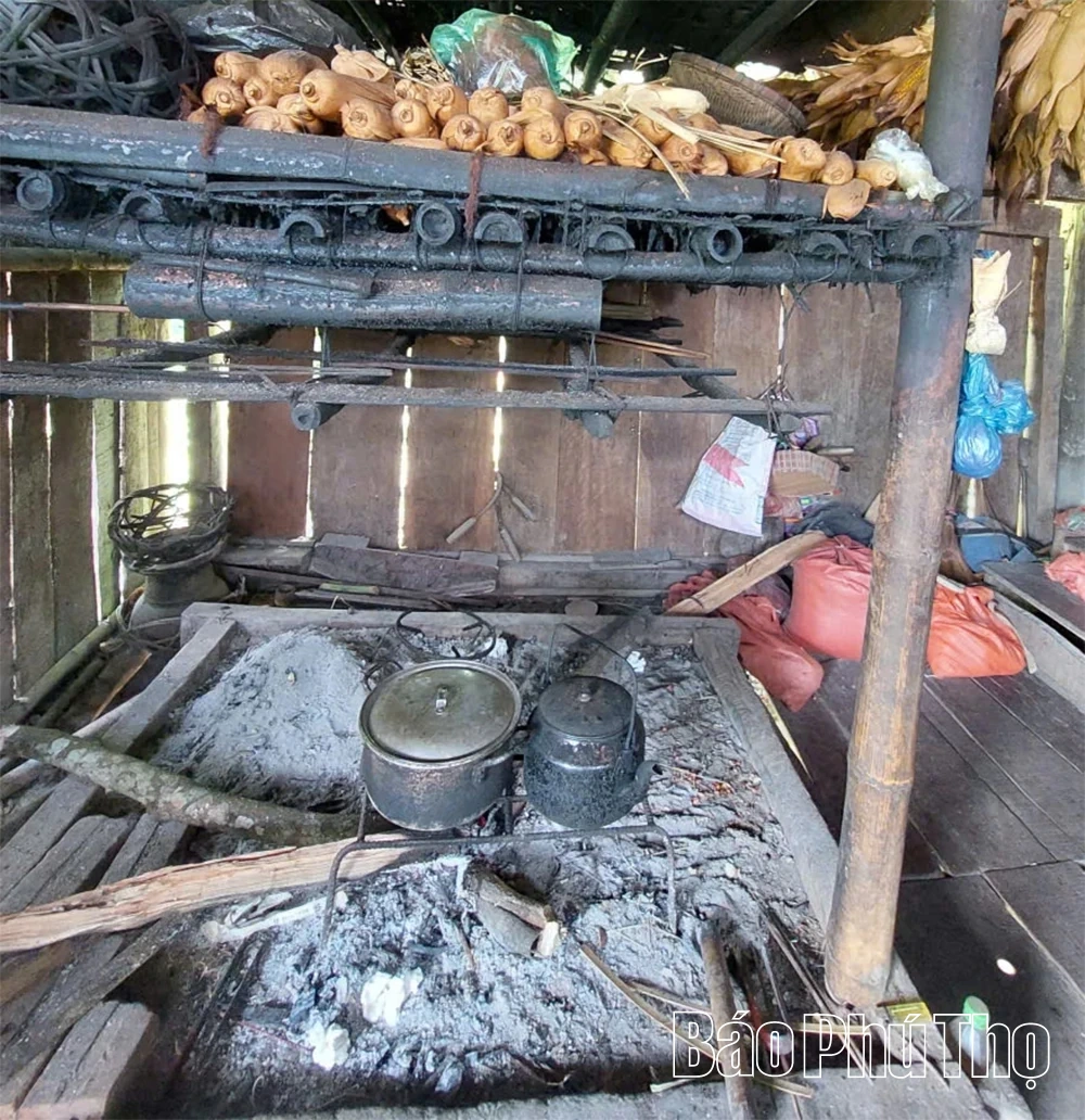 Thiêng liêng phong tục đắp bếp của người Mường