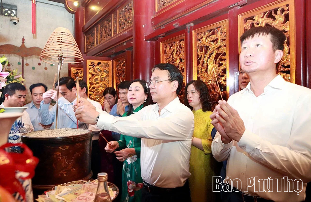 Đoàn công tác Ban Thường vụ Tỉnh ủy Ninh Bình thăm và làm việc với tỉnh Phú Thọ