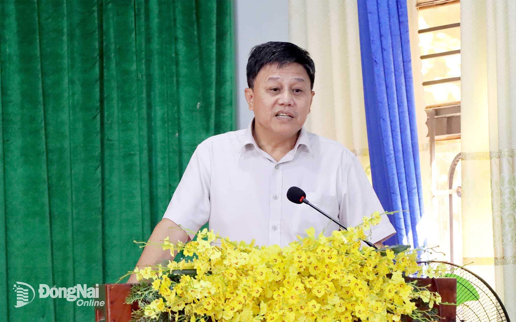 Đại diện lãnh đạo Sở Nông nghiệp và Môi trường trả lời ý kiến thuộc lĩnh vực tại buổi tiếp xúc. Ảnh: Thanh Mảng