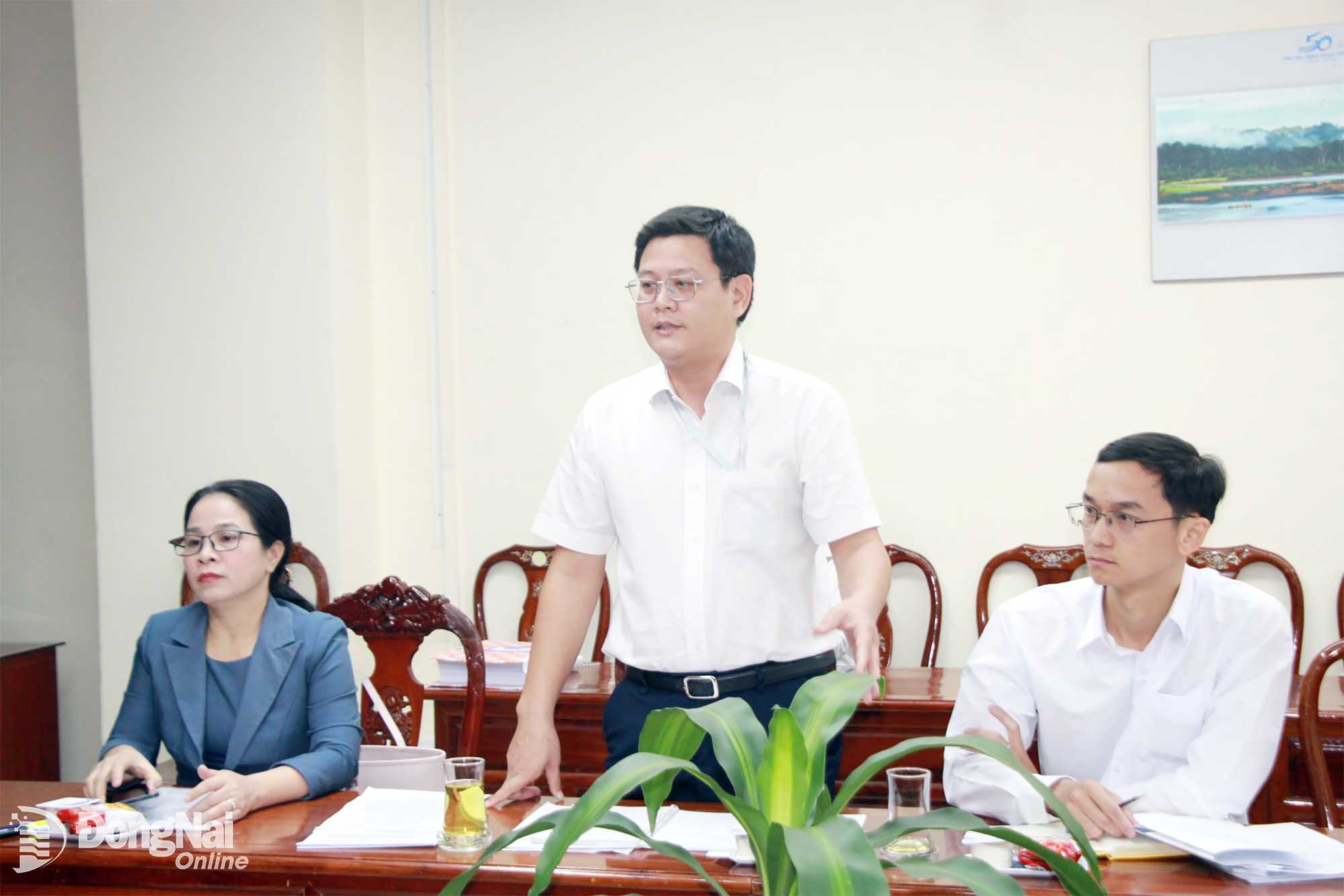 Đại biểu tham gia ý kiến tại cuộc họp. Ảnh: Nga Sơn