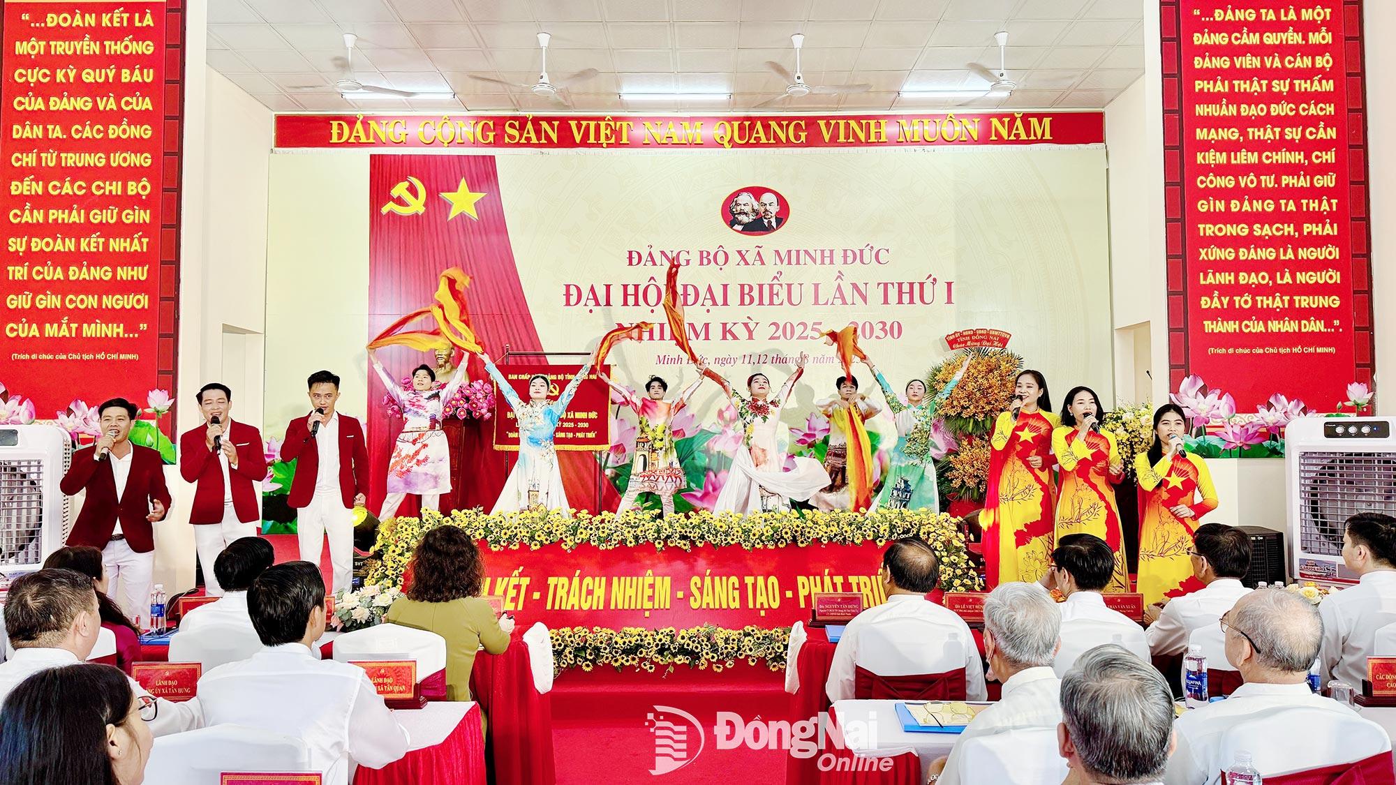 Một số tiết mục văn nghệ chào mừng đại hội. Ảnh: Ngọc Thuận  