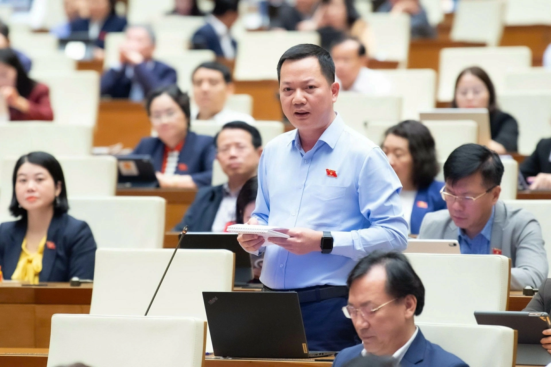 Đại biểu Trịnh Xuân An, hoạt động chuyên trách tại Ủy ban Quốc phòng, An ninh và Đối ngoại của Quốc hội, thuộc Đoàn Đại biểu Quốc hội tỉnh Đồng Nai phát biểu trong một phiên thảo luận tại Kỳ họp thứ 10, Quốc hội XV. Ảnh: Quochoi.vn