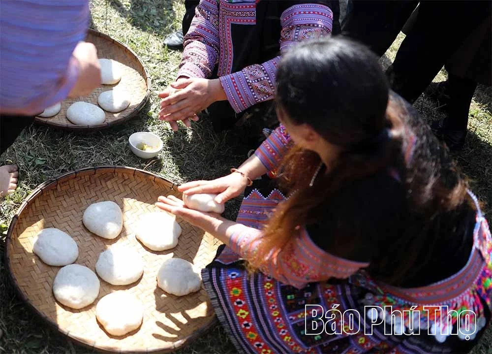 Ấn tượng b&aacute;nh giầy Tết M&ocirc;ng