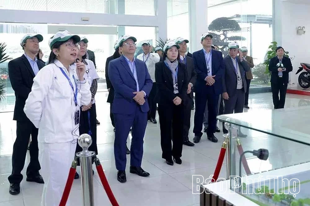 Đo&agrave;n c&ocirc;ng t&aacute;c của Ban Ch&iacute;nh s&aacute;ch, chiến lược Trung ương khảo s&aacute;t tại C&ocirc;ng ty Honda Việt Nam v&agrave; Tập đo&agrave;n CNCTech