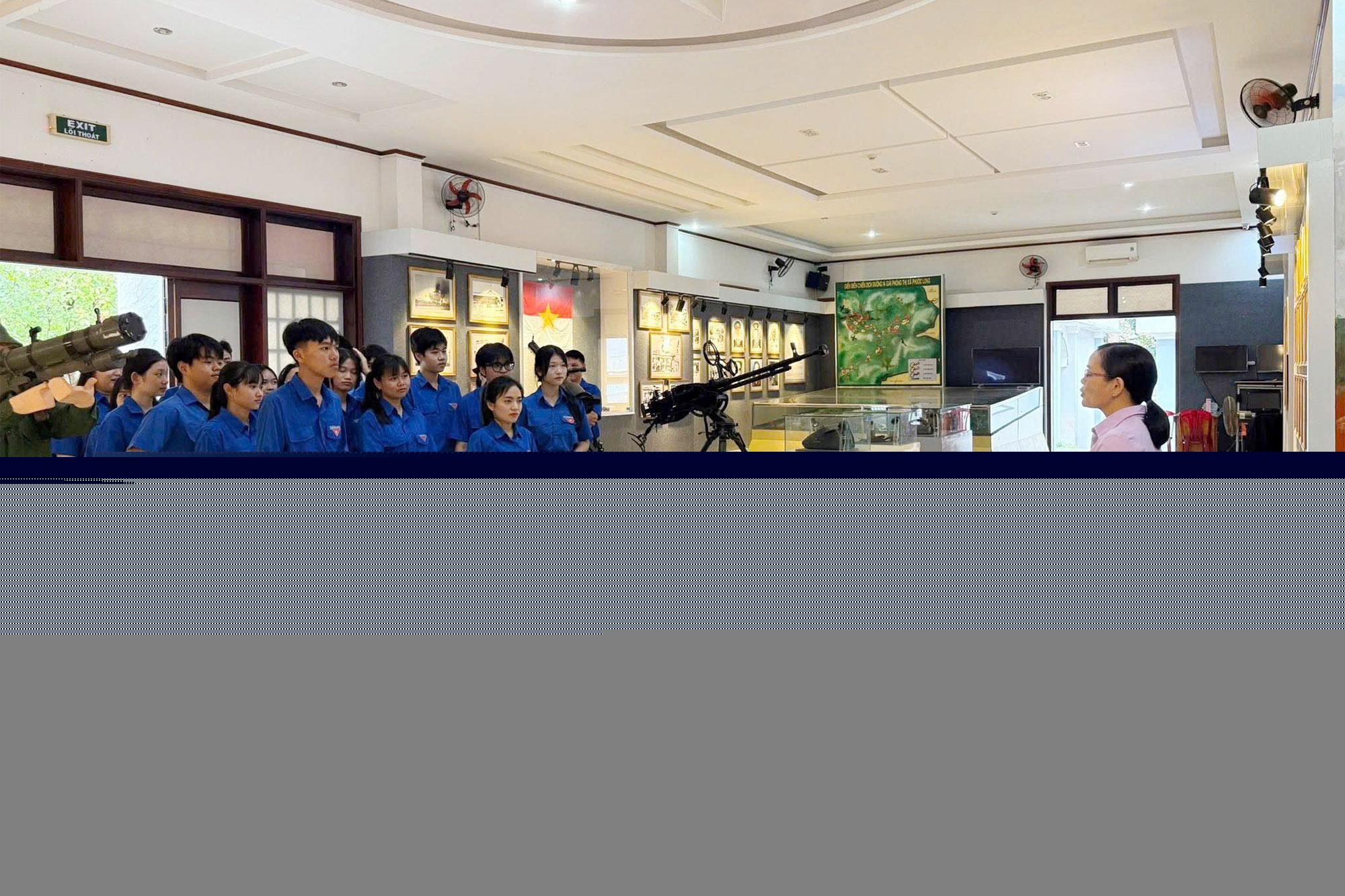 Hiện nay, Bảo tàng Chiến dịch Đường 14 - Phước Long trở thành địa chỉ đỏ giáo dục truyền thống cho thế hệ trẻ, đồng thời là nơi du khách tìm hiểu về lịch sử, văn hóa và con người Phước Long. Ảnh: Ngọc Nhật