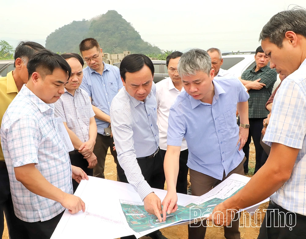 Phó Chủ tịch UBND tỉnh Quách Tất Liêm kiểm tra tiến độ thi công các dự án giao thông khu vực Hòa Bình