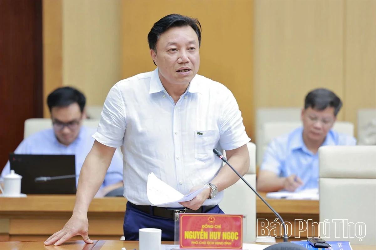 Chủ tịch UBND tỉnh Trần Duy Đông nghe báo cáo công tác tổ chức Giỗ Tổ Hùng Vương - Lễ hội Đền Hùng và Tuần Văn hóa - Du lịch Đất Tổ năm Bính Ngọ 2026